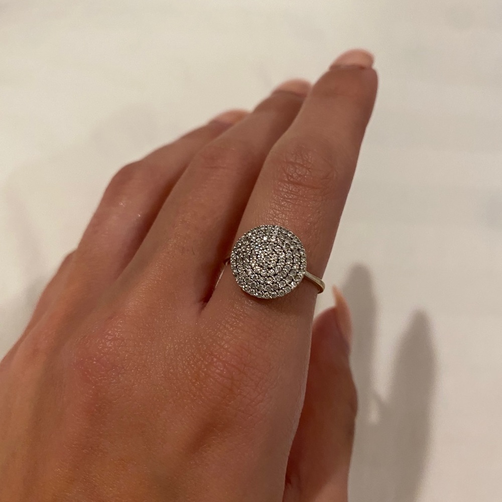 14k White gold diamonds ring